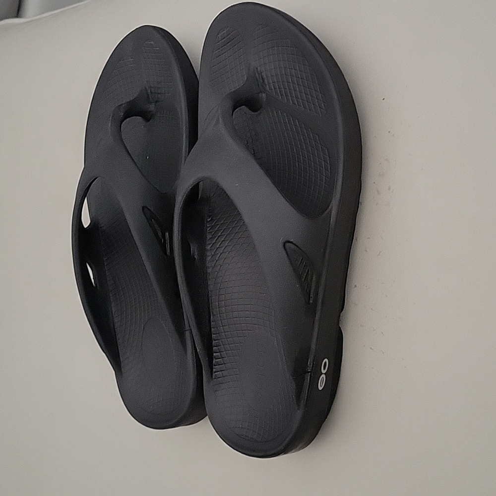 Oofos Sandals